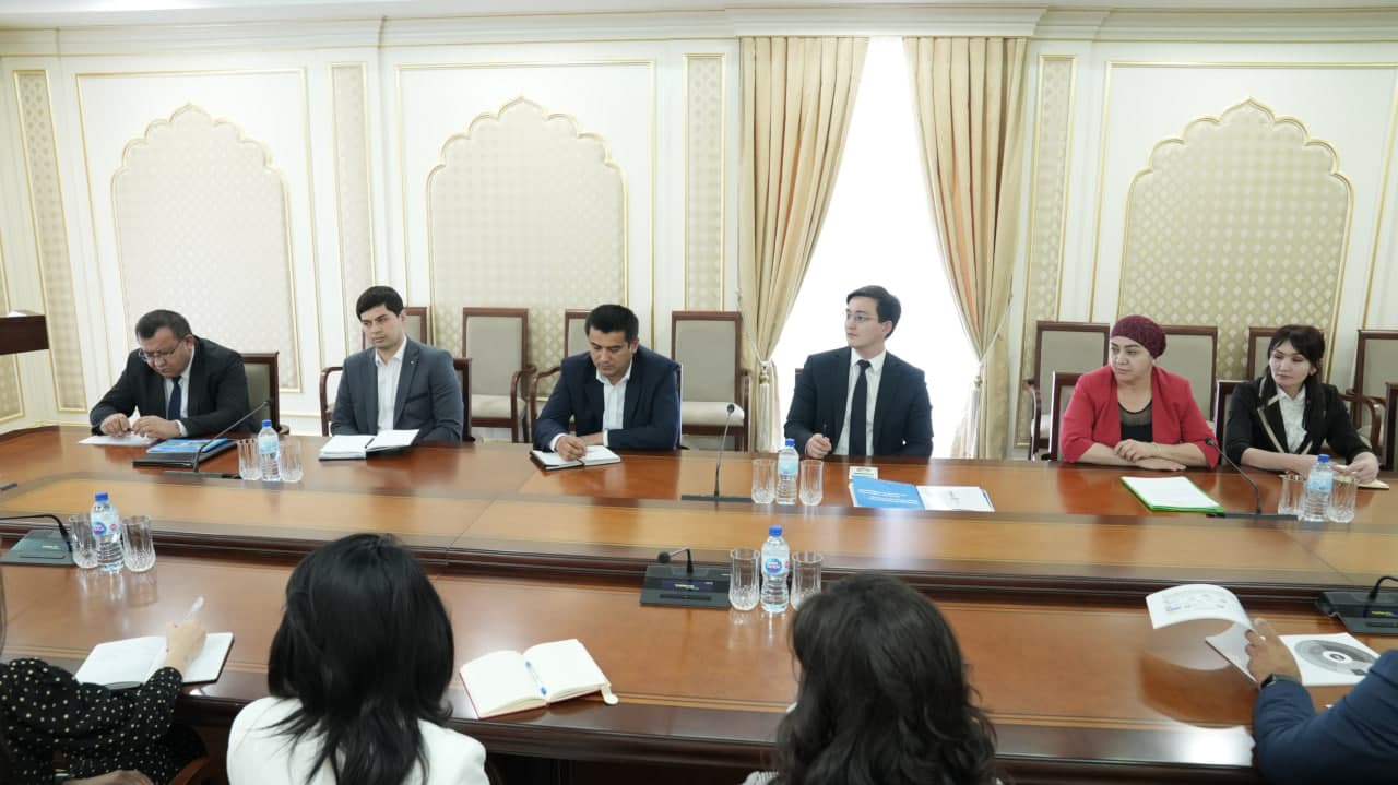 2023 yilning 12 aprel kuni Oliy Majlis Senatida Yoshlar, madaniyat va sport masalalari qo‘mitasi tomonidan Yoshlar parlamenti hamda Oliy Majlis huzuridagi jamoat fondi bilan hamkorlikda nodavlat notijorat tashkilotlari rahbarlari uchun seminar tashkil etildi.